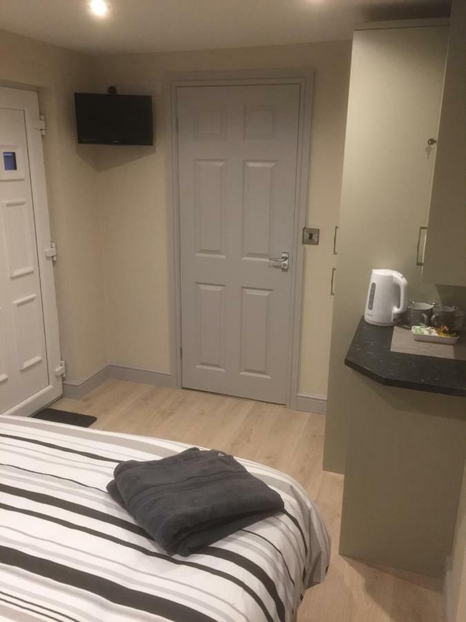Private En-Suite Guestroom ルシン エクステリア 写真