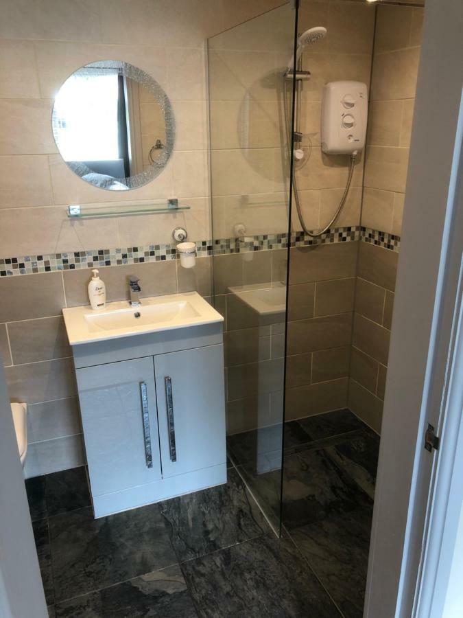 Private En-Suite Guestroom ルシン エクステリア 写真